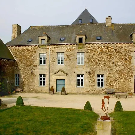 Bed & Breakfast Le Plessix - Manoir Le Plessix Madeuc Corseul